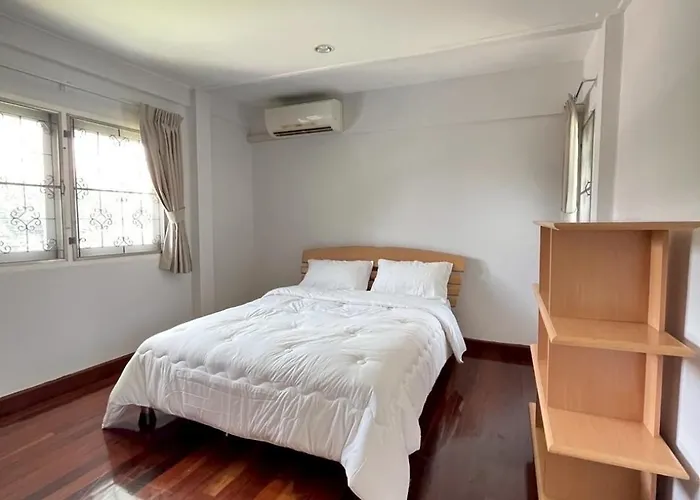 Near Airport 2nd For 2,8k & 3rd For 1,8k & 4th Only 300b Inbox! Bangkok