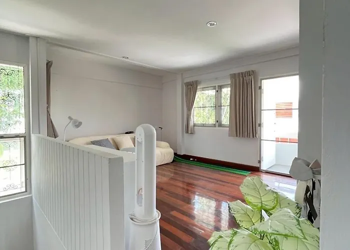 Near Airport 2nd For 2,8k & 3rd For 1,8k & 4th Only 300b Inbox! 4*