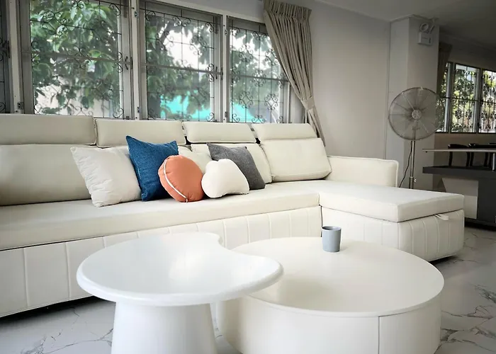 Hotel Near Airport 2nd For 2,8k & 3rd For 1,8k & 4th Only 300b Inbox! Bangkok